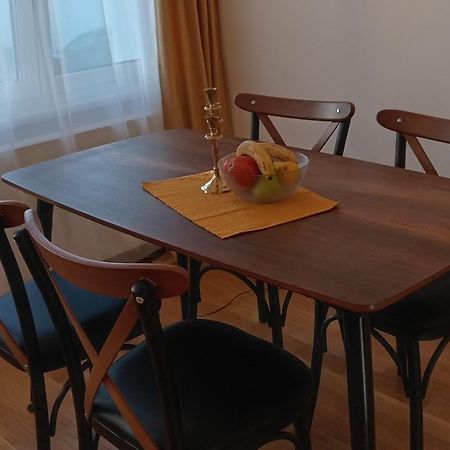 Tera Apartment Zemun Belgrad Exteriör bild