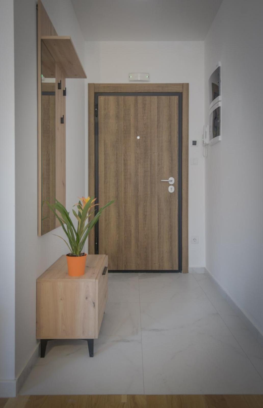 Tera Apartment Zemun Belgrad Exteriör bild